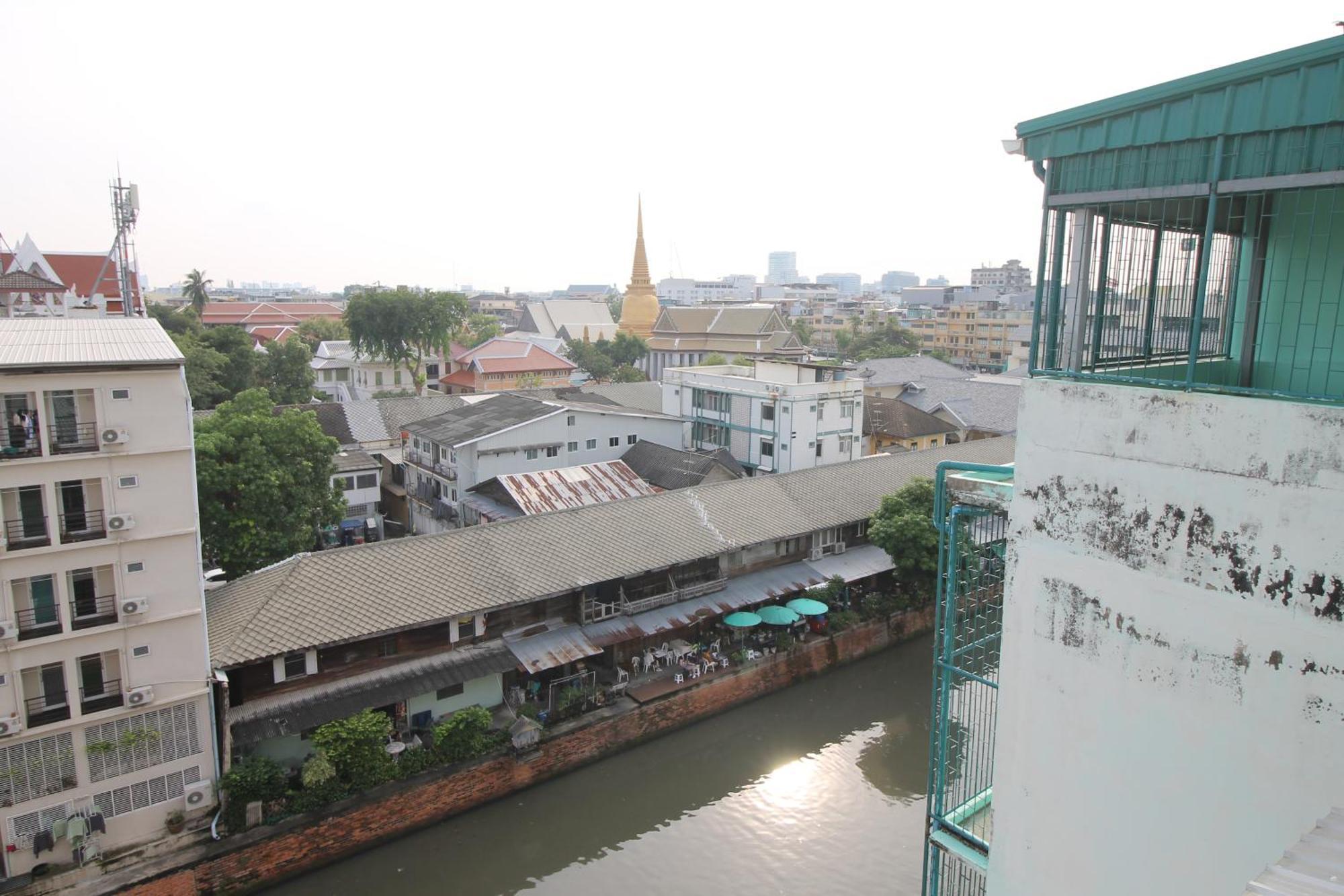 Baan Nampetch Hostel Бангкок Экстерьер фото