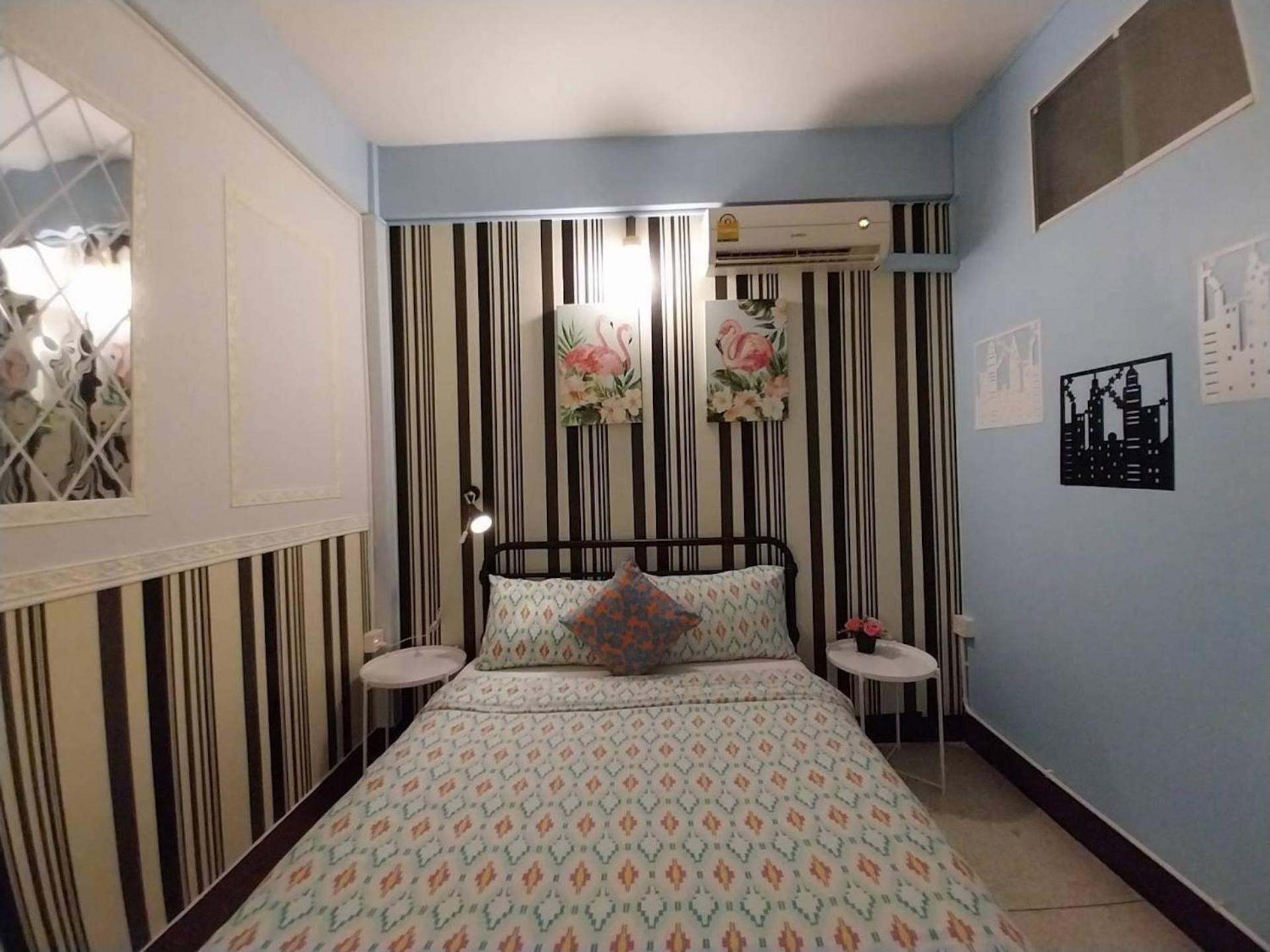 Baan Nampetch Hostel Бангкок Экстерьер фото