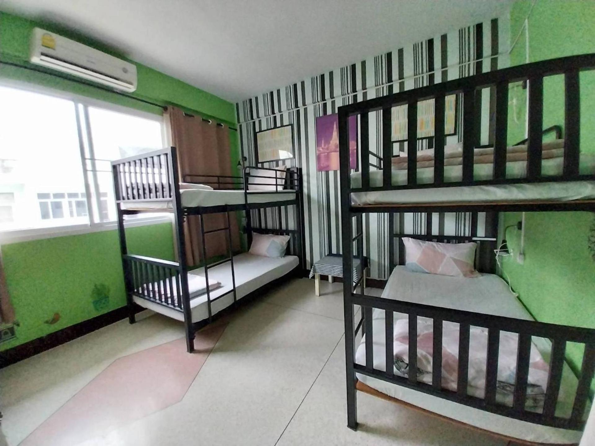 Baan Nampetch Hostel Бангкок Экстерьер фото