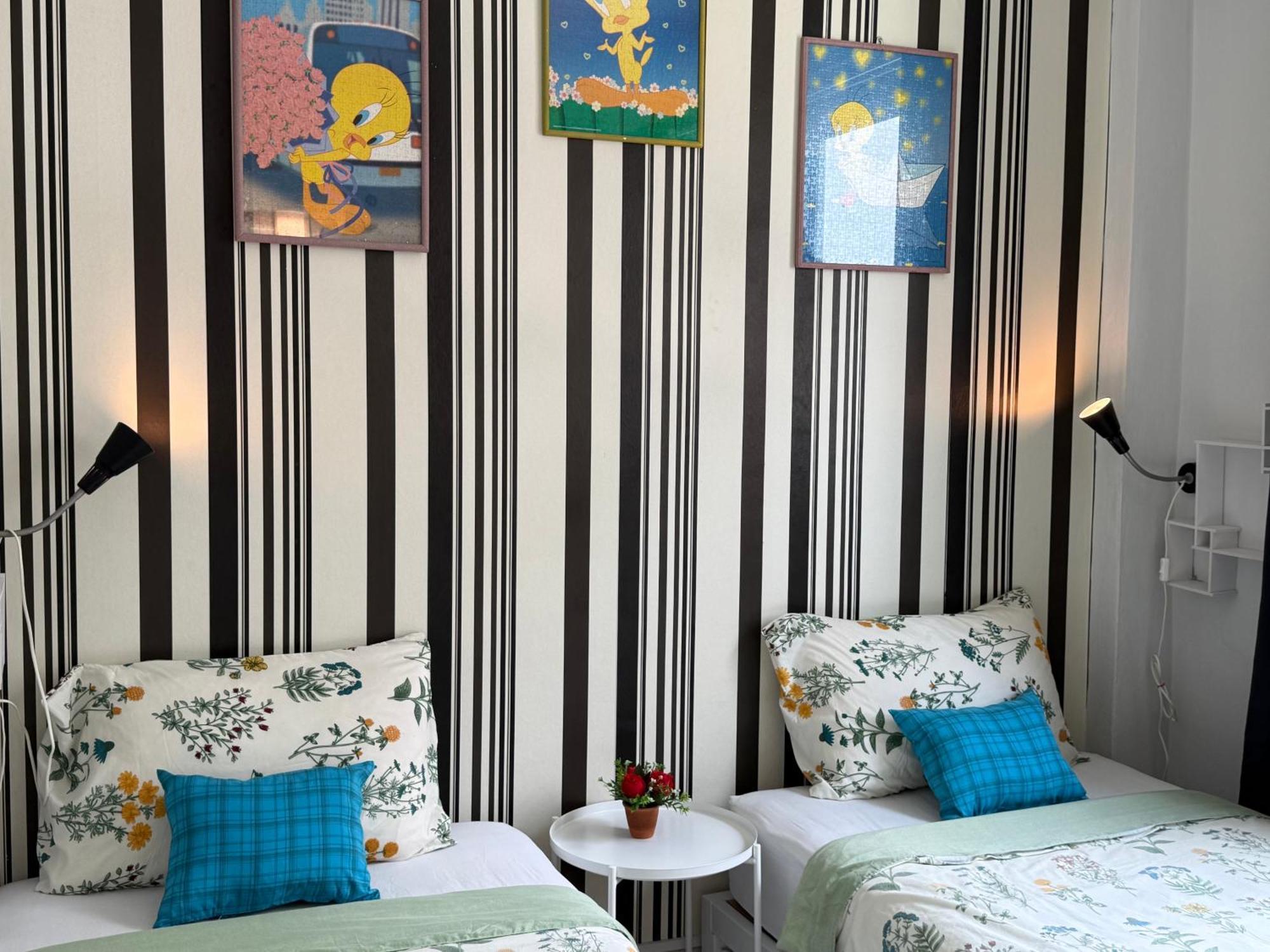 Baan Nampetch Hostel Бангкок Экстерьер фото