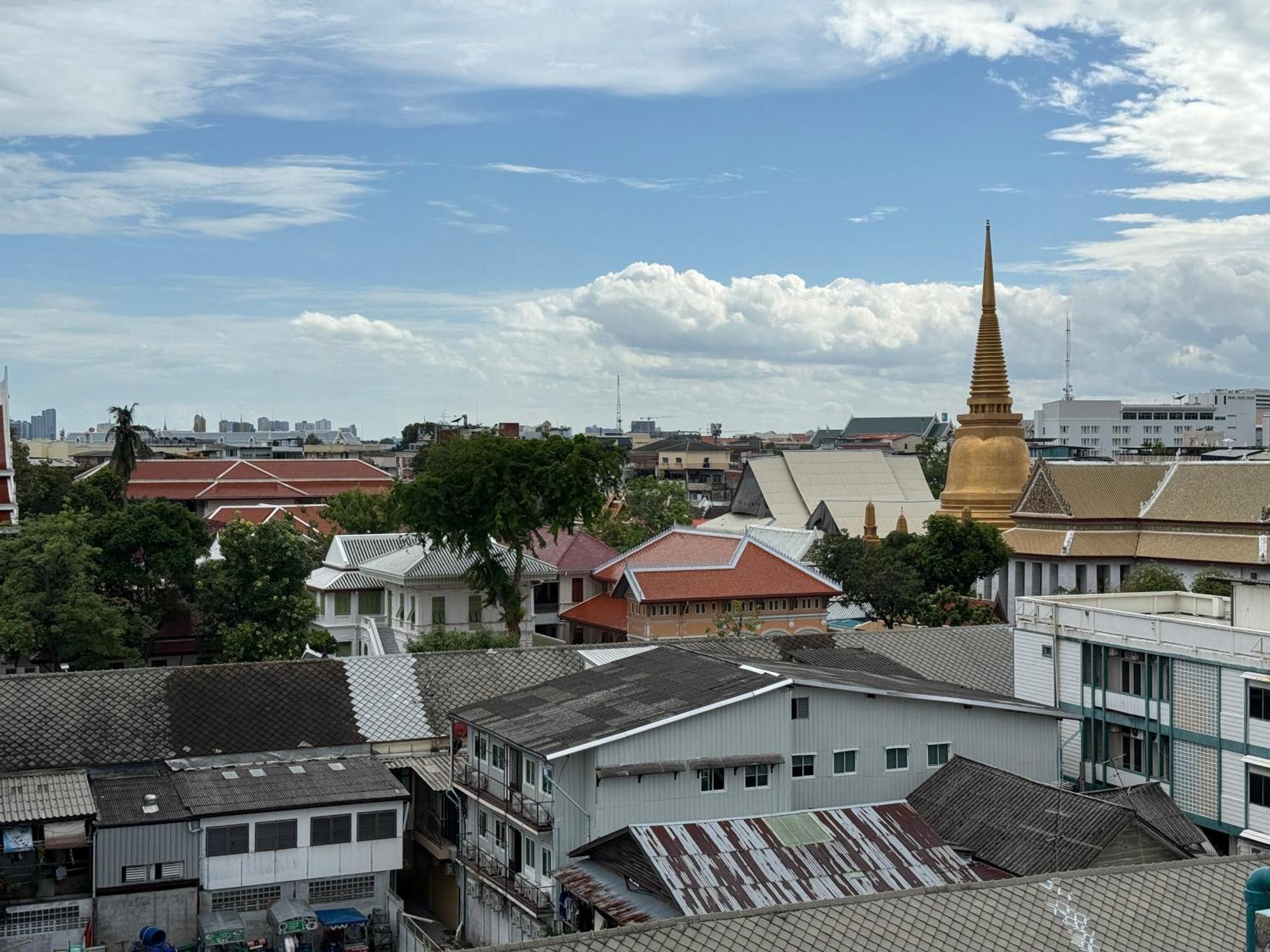 Baan Nampetch Hostel Бангкок Экстерьер фото
